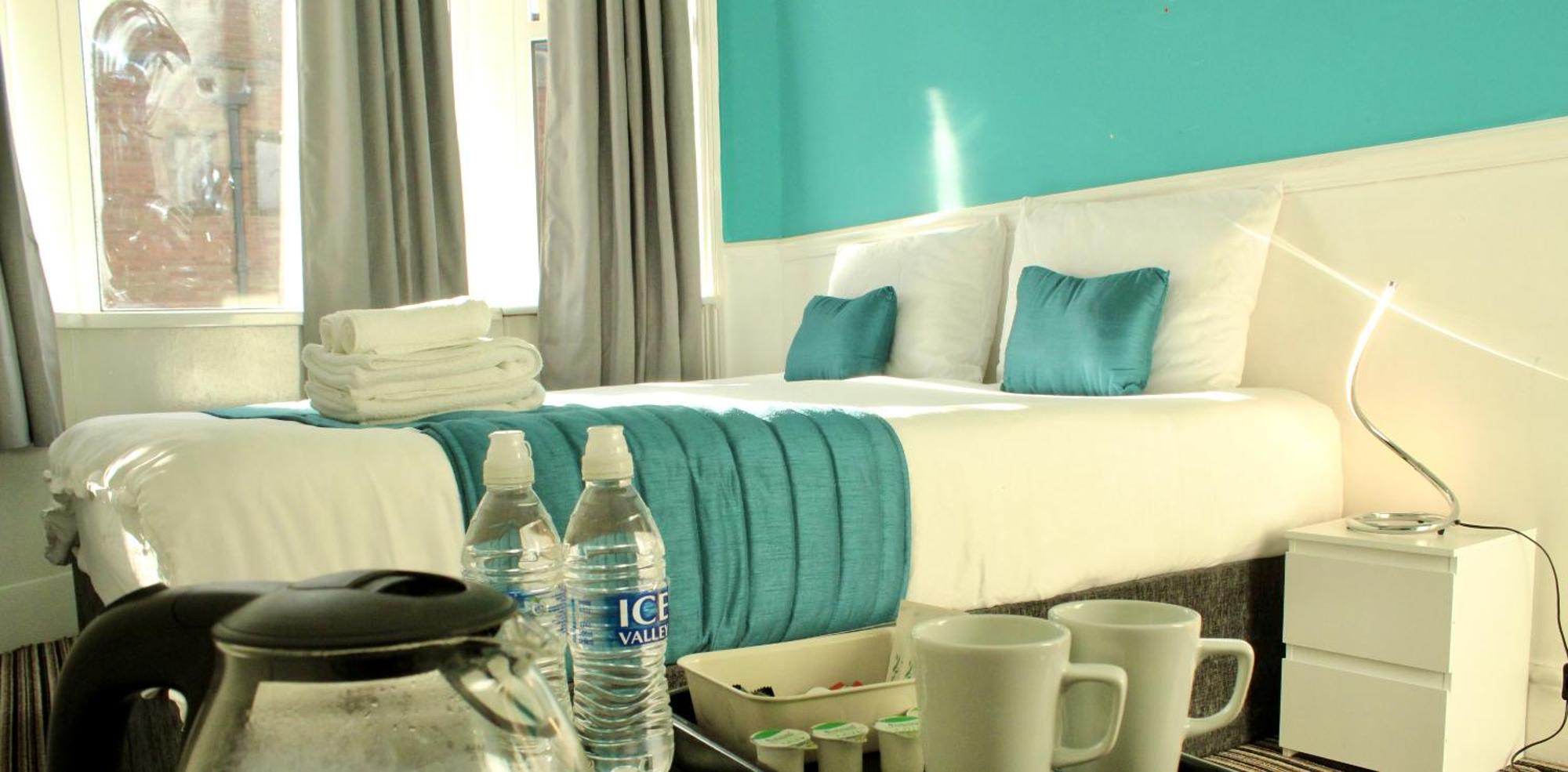 Blackpool Seaside Hotel - Comfortable - Double, King & Super King Beds -, Blackpool